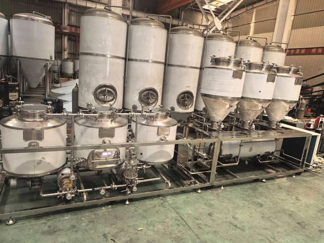 新沂数控啤酒设备多少钱一套？新手开精酿酒吧能直接上手吗